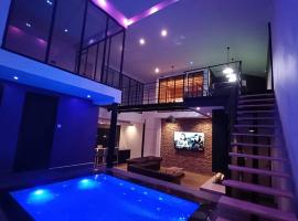 होटल की एक तस्वीर: loft d architecte spa sauna billard 12 places ultra contemporain