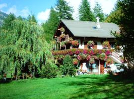 Foto di Hotel: Appartement d'une chambre avec jardin amenage a Entraunes