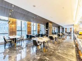 Atour Hotel Zhengzhou East Station Longzi Lake