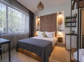 The Easy Rooms Terrace