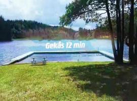 Lin's B&B, hotel in Älvsered