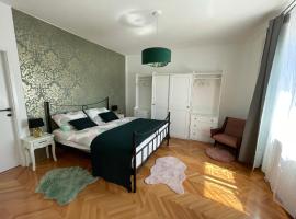 Cilka`s house, authentic homestay near Lipica, hotel en Sežana