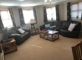 Foto di Hotel: Captivating Apartment in Copthorne near Gatwick