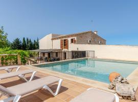 Foto di Hotel: YourHouse Son Morey, villa with private pool, family-friendly
