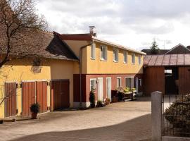 A picture of the hotel: Gästezimmer/Appartement Familie John