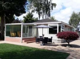 Hotel Photo: Inviting bungalow in Gelderland with garden