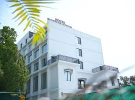 HOTEL MAKHAN VIHAR