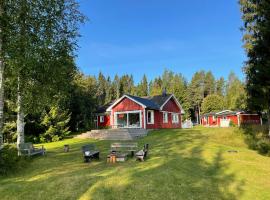 A picture of the hotel: Beautiful house in the nature with private river access