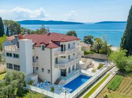 A picture of the hotel: Hotel Riva Kaštela with swimming pool