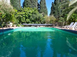 Hotel fotoğraf: YalaRent Valley view complex In Merhavia with Private Pool