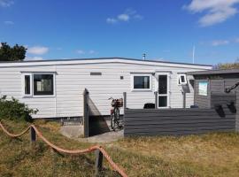 Chalet Inn Ameland inclusief Fietsen, Zee en Strand op loopafstand!、ブーレンのホテル