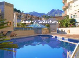 ホテル写真: New 2023 Bay View Luxury Apt, Sea Views & Pool