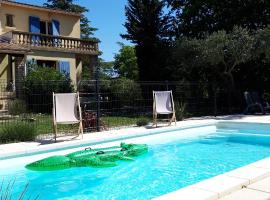 Hotel Photo: Appartement neuf clim terrasse & piscine