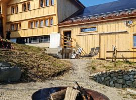 호텔 사진: Grosses Ferienhaus für traumhafte Familienferien im Appenzellerland