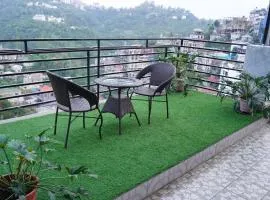 Hotel Dinthar Zara, hotel i Aizawl