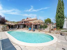 Hotel Photo: Swimming pool, close to Rome, in the Rome countryside, WiFi