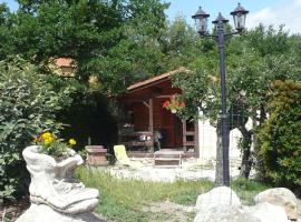 מלון צילום: Les chalets du Verger des Ascarines