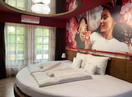 Hotel Corvin, hotel em Gyula
