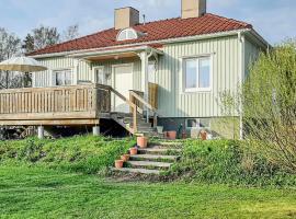 Hotel kuvat: 3 Bedroom Awesome Home In Arvika