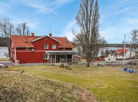 Foto di Hotel: Stunning home in Segmon with 5 Bedrooms, Sauna and WiFi