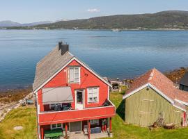 A picture of the hotel: Nice Apartment In farnes With House Sea View