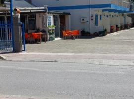 Rooms and Apartments Analipsi, hotel em Shëngjin