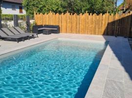 Hotel kuvat: Logement privé dans une Villa avec piscine