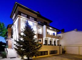 A picture of the hotel: Pensiunea Casa Sturza