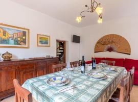 Хотел снимка: Beautiful Home In Fabriano With 5 Bedrooms And Wifi