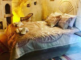 รูปภาพของโรงแรม: Cappadocia Alaz Cave Otel