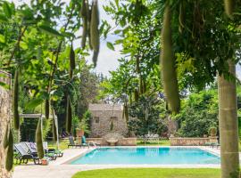 ホテル写真: Tenuta Chimeta - 8 bedrooms Villa with pool