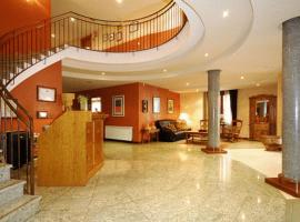 Hotel Pirineos, hotel in Castejón de Sos