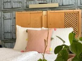 Hotel Au Nom De Dieu