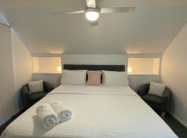 Rainbow Beach Dream Studio Motel Style Apartment, hotel v destinaci Rainbow Beach