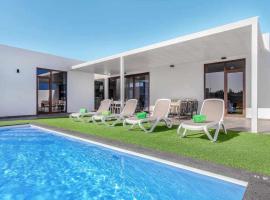 Villa Ponzos Chalet independiente y privado, hotel in Triquivijate