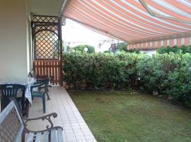 מלון צילום: Appartamento BIANCOFIORE 150 metri dal mare con giardino