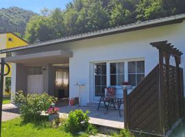 Haus beim Wasser im grünen in sehr ruhiger Lage!!, Hotel in Willersbach