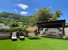 Hotel Photo: El Corro, acogedora casa con jardín en el corazón de Cantabria