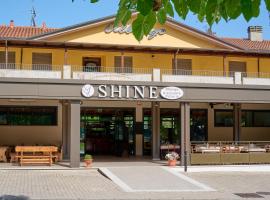 Hotel Photo: Albergo Shine