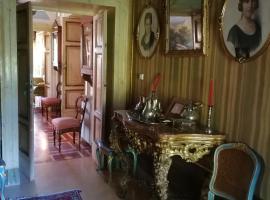 รูปภาพของโรงแรม: camere in Villa d'epoca
