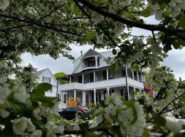 Queen Anne's Revenge, hotel in Bar Harbor