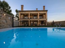 Fotos de Hotel: Apartamentos rurales Posada de Monfragüe con jacuzzi