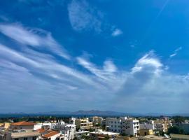 Фотографія готелю: Noufaro rooftop-sea view apartment