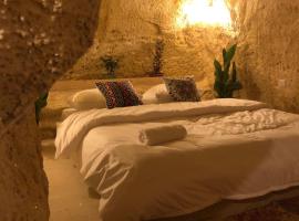 Hotel Photo: 7 Caves Hotel