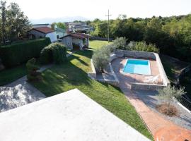 Hotel fotoğraf: Castle house rooms, swimming pool & sauna & tennis court & wine cellar