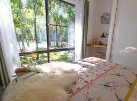 Airlie Beach Eco Cabins - Adults Only, hotel v destinaci Airlie Beach