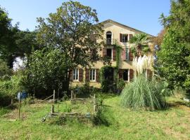 Hotel Photo: La Demeure des Fleurs