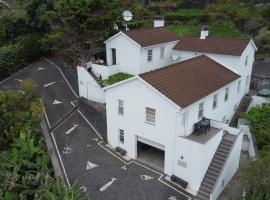Casa Do Avô Faidoca # PICO HOLIDAY RENTALS, hotel in Calheta de Nesquim