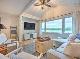 Photo de l’hôtel: Lakefront Battle Creek Home with Fishing Dock!