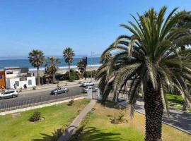 Hotel fotografie: Departamento familiar en avenida del mar La Serena, con vista al mar primera linea